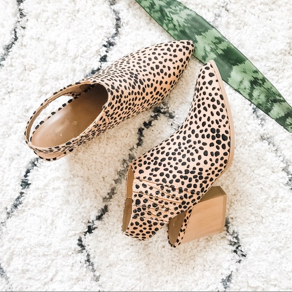 Shoes - /ALYSE/ 5⭐️ Cheetah Slingback Cutout Booties